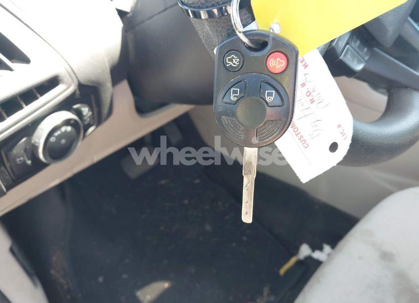 Photo 11 of 2017 Ford Focus SE (VIN 1FADP3F29HL234323)