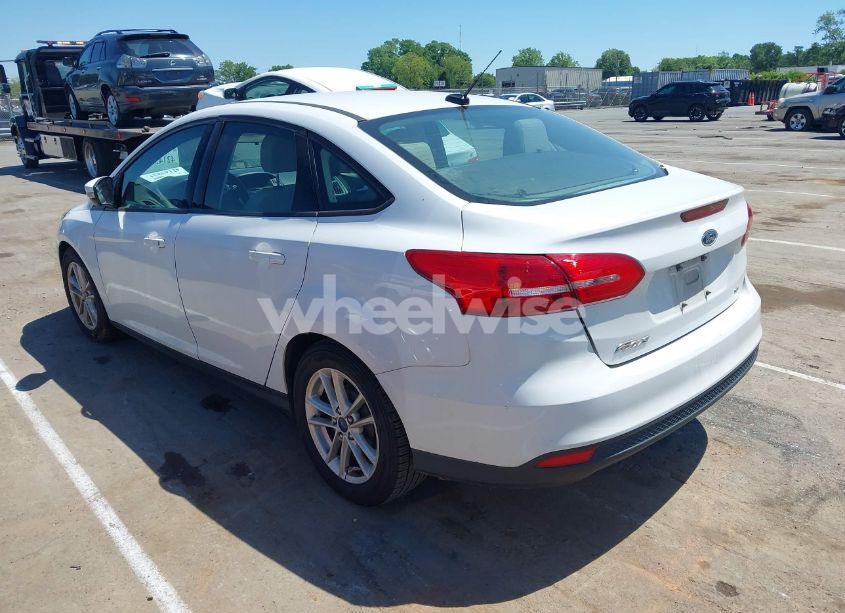 Photo 3 of 2017 Ford Focus SE (VIN 1FADP3F29HL234323)