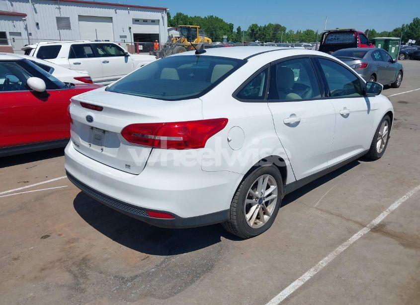 Photo 4 of 2017 Ford Focus SE (VIN 1FADP3F29HL234323)
