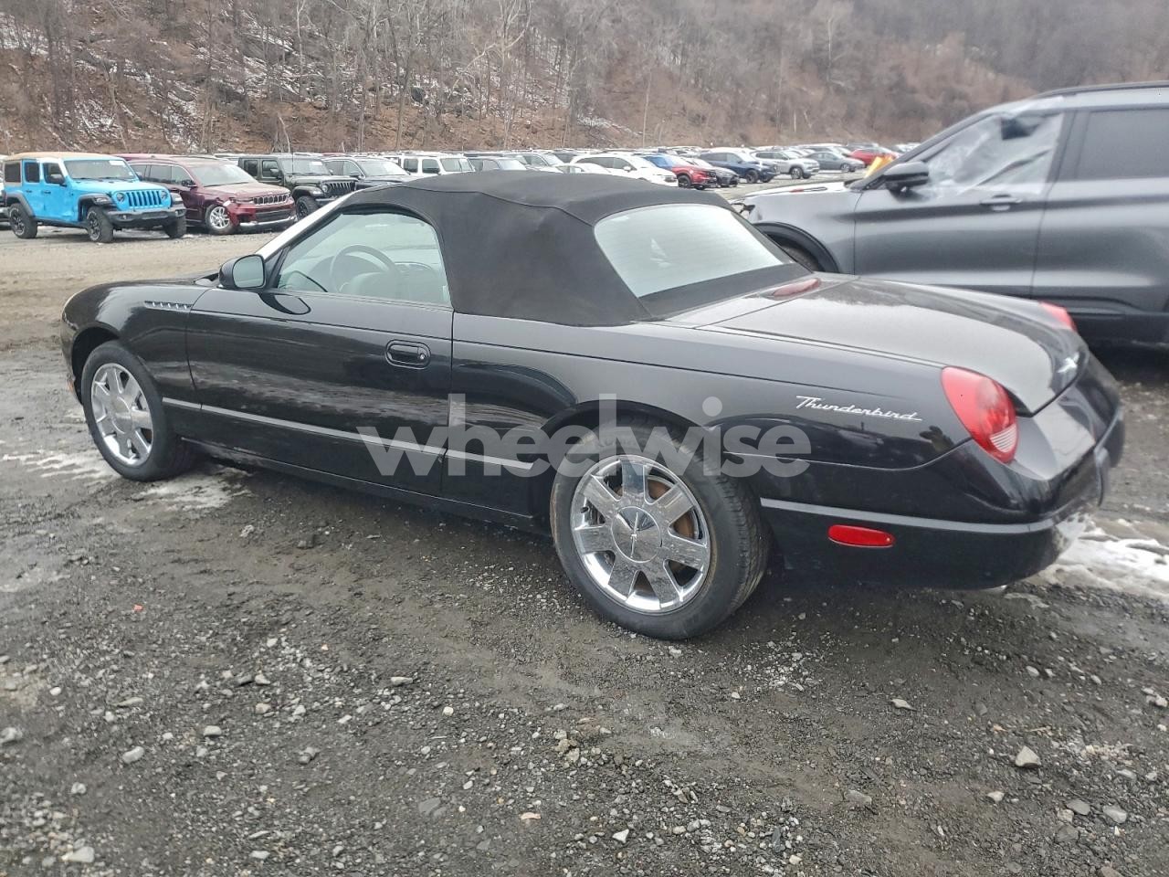 Photo 2 of 2002 FORD THUNDERBIRD (VIN 1FADP3F29HL251252)