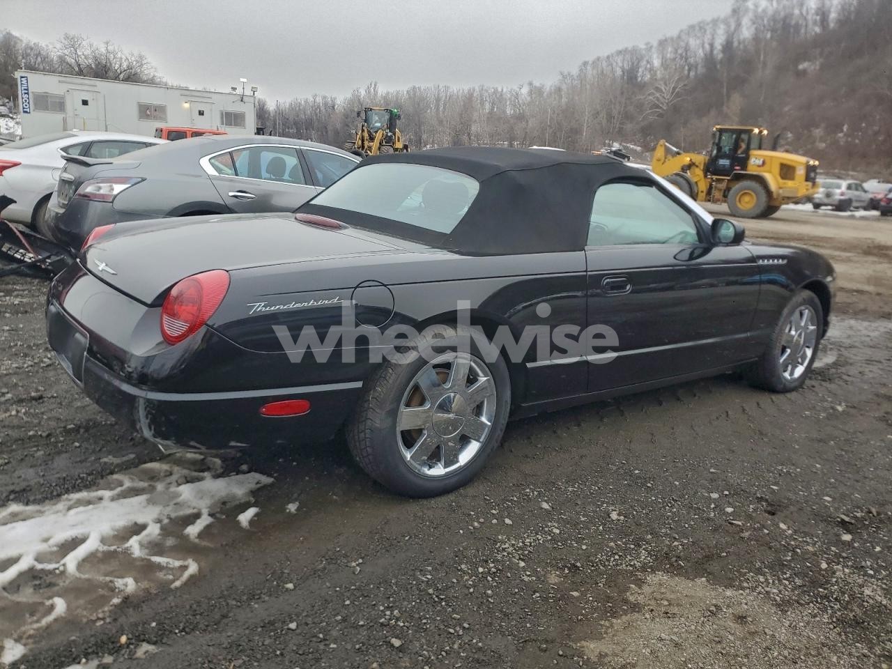 Photo 3 of 2002 FORD THUNDERBIRD (VIN 1FADP3F29HL251252)