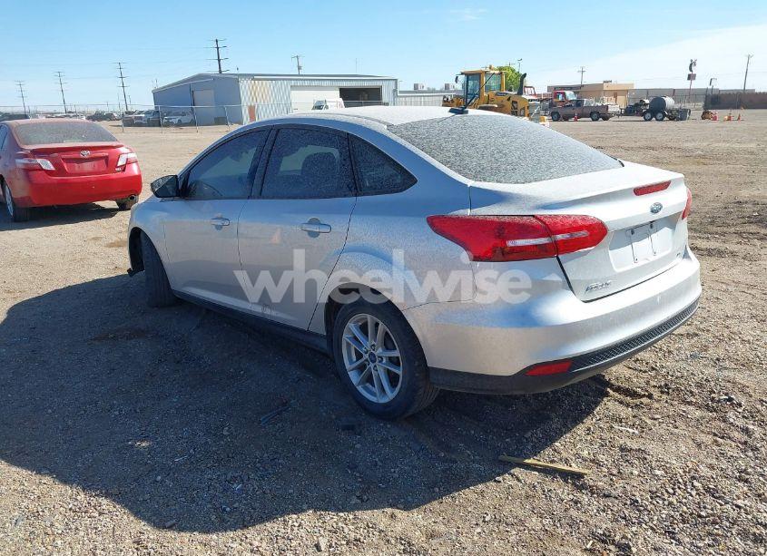 Photo 3 of 2017 Ford Focus SE (VIN 1FADP3F29HL263353)