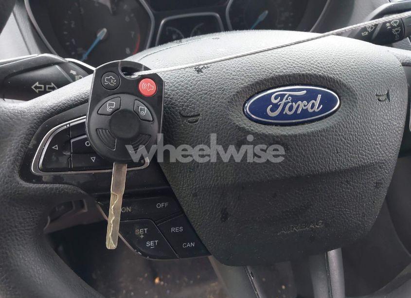Photo 11 of 2017 Ford Focus SE (VIN 1FADP3F29HL270593)