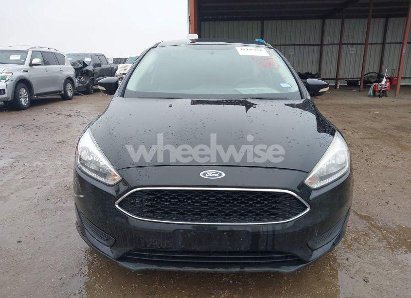 Photo 13 of 2017 Ford Focus SE (VIN 1FADP3F29HL270593)