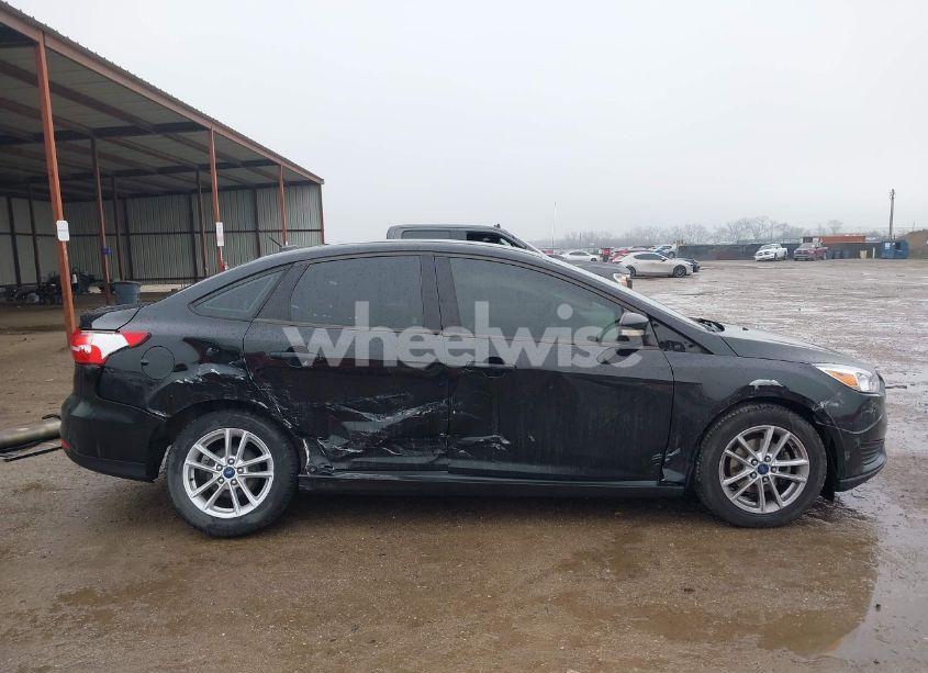 Photo 14 of 2017 Ford Focus SE (VIN 1FADP3F29HL270593)