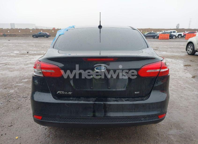 Photo 17 of 2017 Ford Focus SE (VIN 1FADP3F29HL270593)