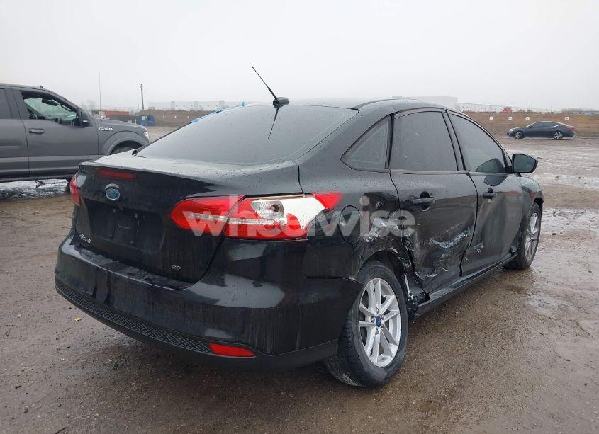 Photo 4 of 2017 Ford Focus SE (VIN 1FADP3F29HL270593)