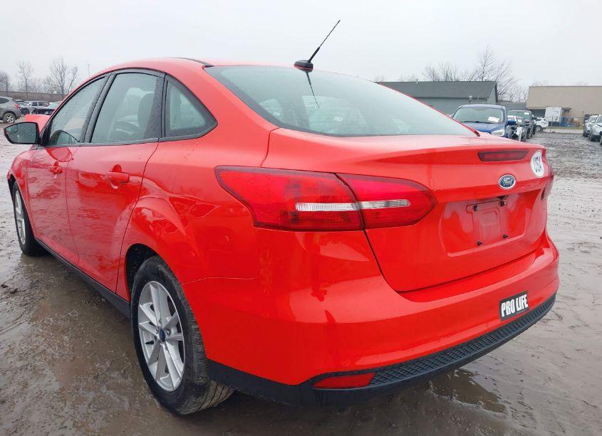 Photo 3 of 2017 Ford Focus SE (VIN 1FADP3F29HL275759)