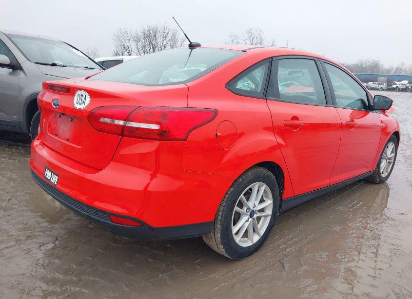 Photo 4 of 2017 Ford Focus SE (VIN 1FADP3F29HL275759)