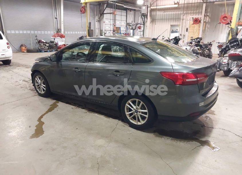 Photo 3 of 2017 Ford Focus SE (VIN 1FADP3F29HL276393)