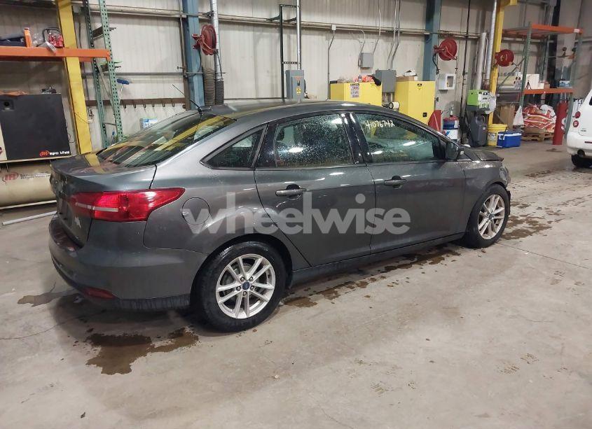 Photo 4 of 2017 Ford Focus SE (VIN 1FADP3F29HL276393)