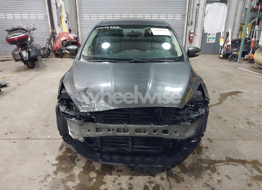 Photo 6 of 2017 Ford Focus SE (VIN 1FADP3F29HL276393)