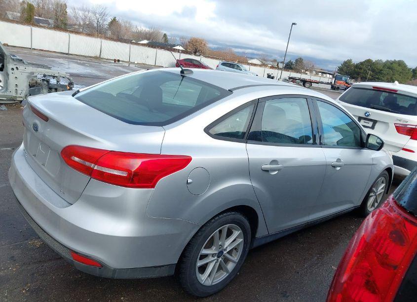 Photo 4 of 2017 Ford Focus SE (VIN 1FADP3F29HL284560)