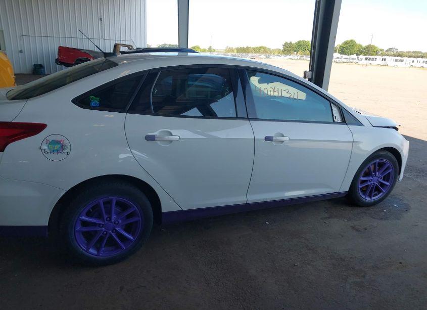 Photo 13 of 2017 Ford Focus SE (VIN 1FADP3F29HL288544)