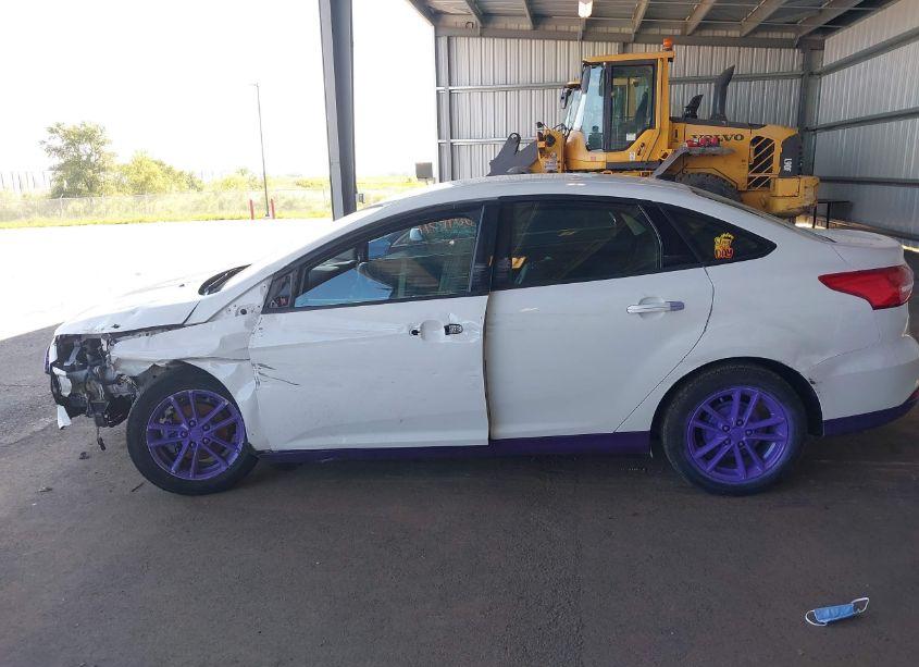 Photo 14 of 2017 Ford Focus SE (VIN 1FADP3F29HL288544)