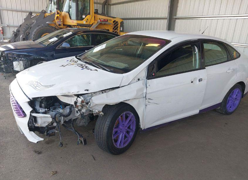 Photo 2 of 2017 Ford Focus SE (VIN 1FADP3F29HL288544)