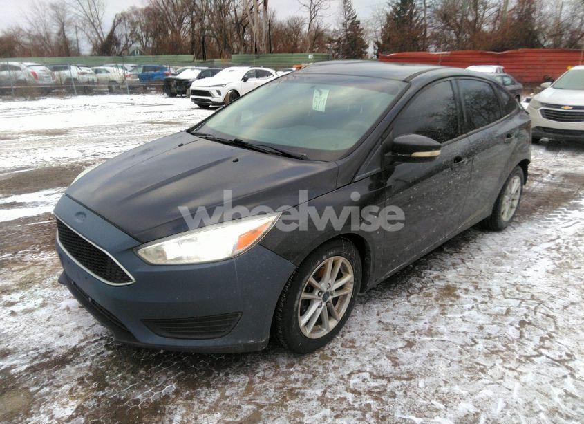 Photo 2 of 2017 Ford Focus SE (VIN 1FADP3F29HL291718)
