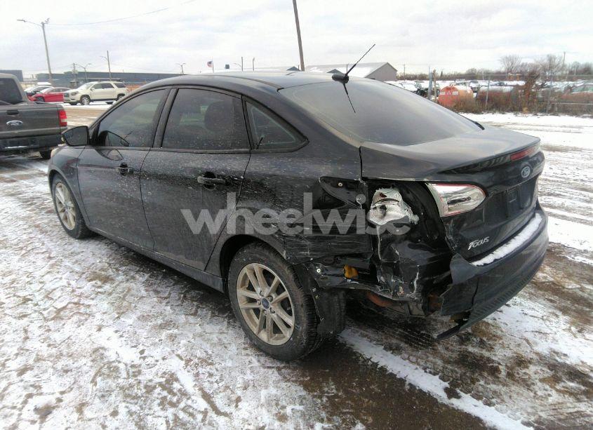 Photo 3 of 2017 Ford Focus SE (VIN 1FADP3F29HL291718)