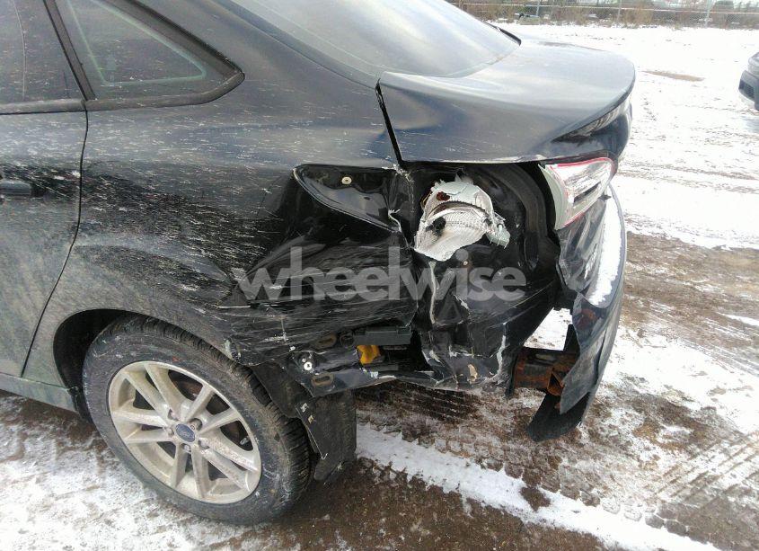 Photo 6 of 2017 Ford Focus SE (VIN 1FADP3F29HL291718)