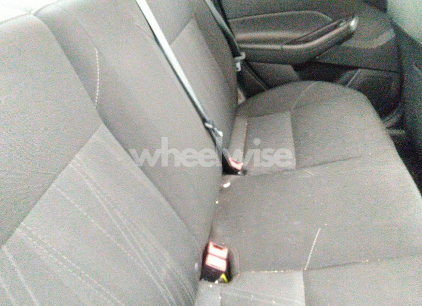 Photo 8 of 2017 Ford Focus SE (VIN 1FADP3F29HL291718)