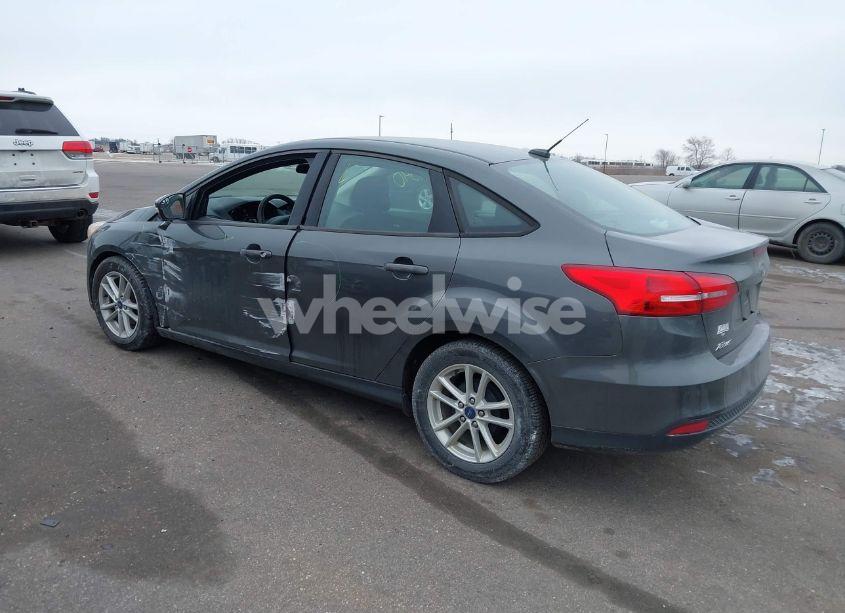 Photo 3 of 2017 Ford Focus SE (VIN 1FADP3F29HL309361)