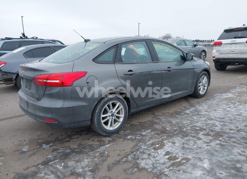 Photo 4 of 2017 Ford Focus SE (VIN 1FADP3F29HL309361)