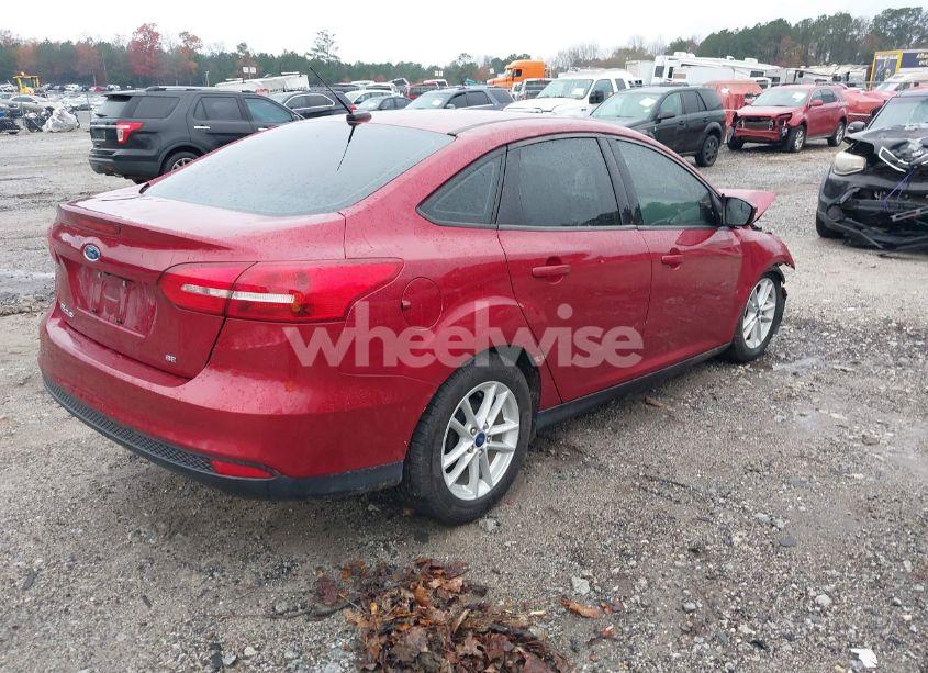 Photo 4 of 2017 Ford Focus SE (VIN 1FADP3F29HL318593)