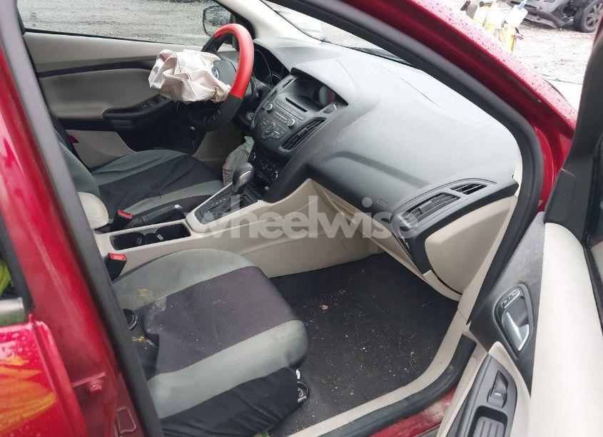 Photo 5 of 2017 Ford Focus SE (VIN 1FADP3F29HL318593)