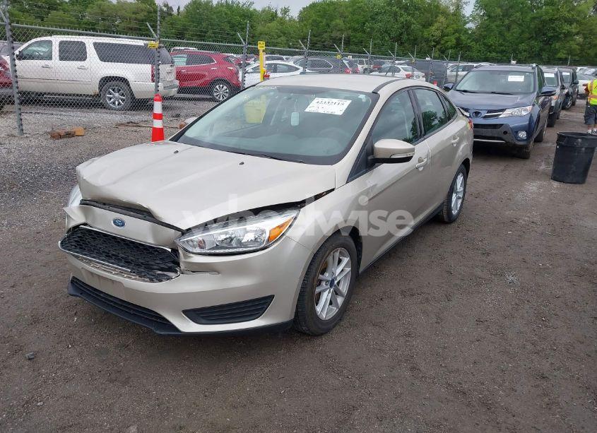 Photo 2 of 2017 Ford Focus SE (VIN 1FADP3F29HL339606)