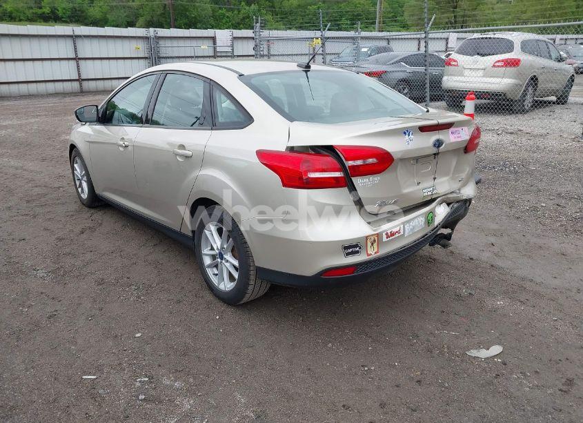 Photo 3 of 2017 Ford Focus SE (VIN 1FADP3F29HL339606)