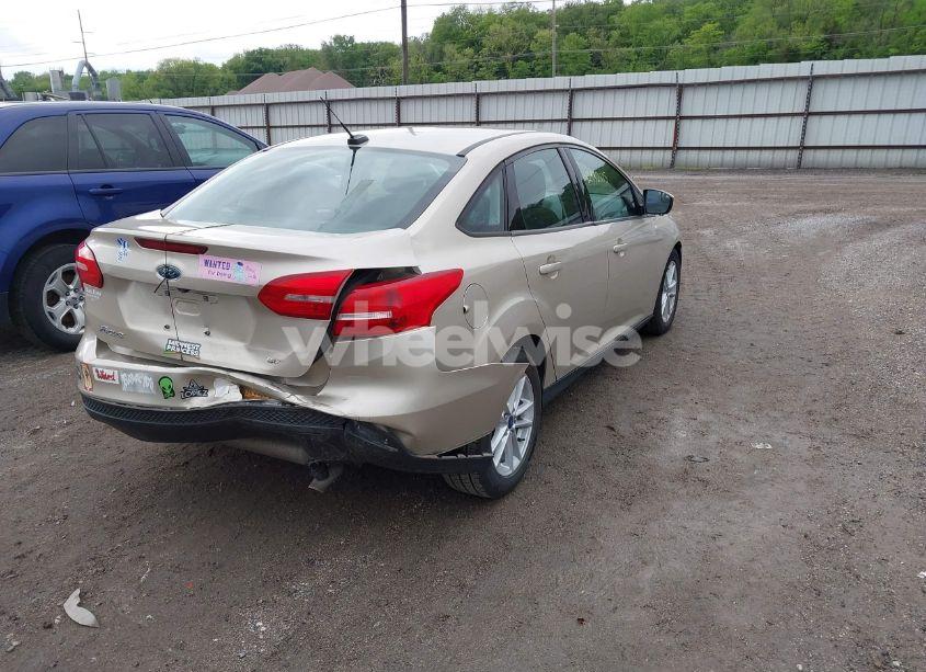 Photo 4 of 2017 Ford Focus SE (VIN 1FADP3F29HL339606)