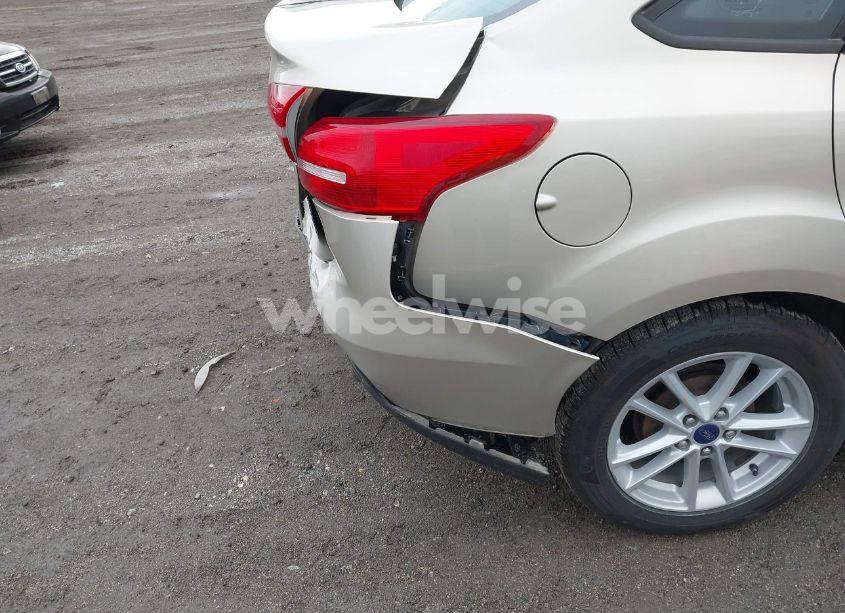 Photo 6 of 2017 Ford Focus SE (VIN 1FADP3F29HL339606)