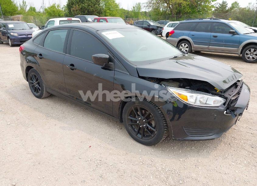 2018 Ford Focus SE (VIN 1FADP3F29JL202591) main photo