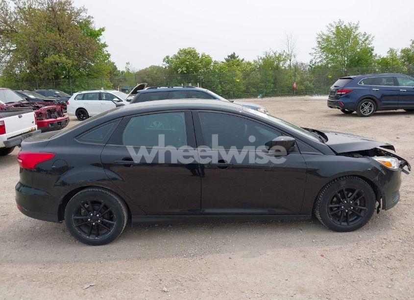 Photo 13 of 2018 Ford Focus SE (VIN 1FADP3F29JL202591)