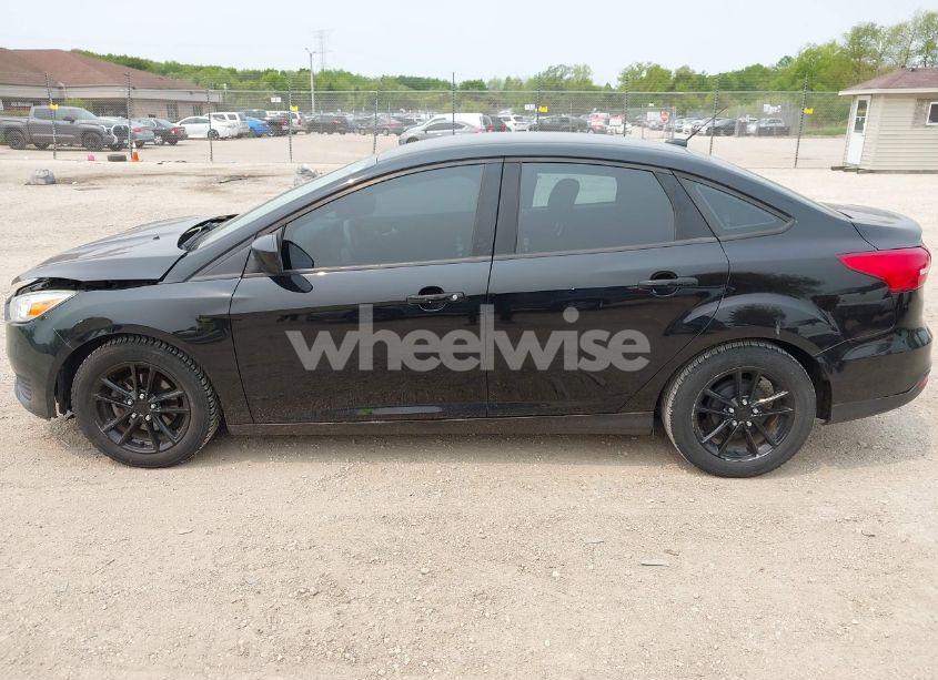 Photo 14 of 2018 Ford Focus SE (VIN 1FADP3F29JL202591)