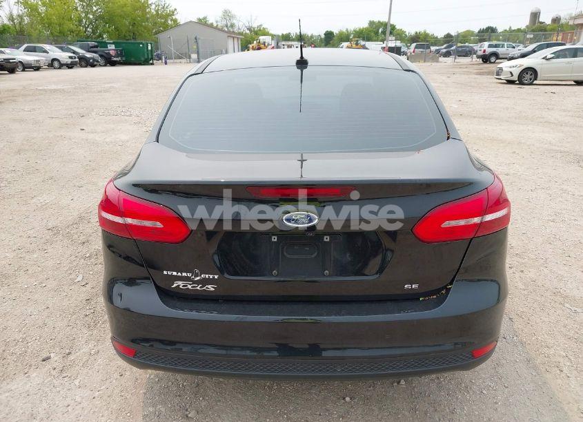 Photo 16 of 2018 Ford Focus SE (VIN 1FADP3F29JL202591)
