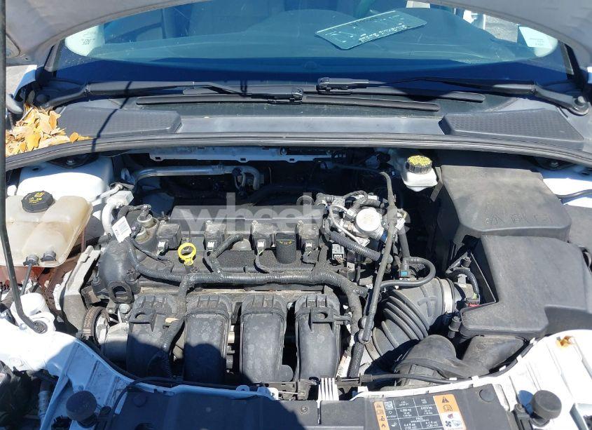Photo 10 of 2018 Ford Focus SE (VIN 1FADP3F29JL231931)