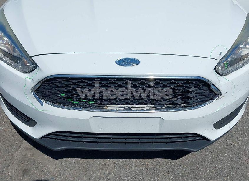 Photo 6 of 2018 Ford Focus SE (VIN 1FADP3F29JL231931)