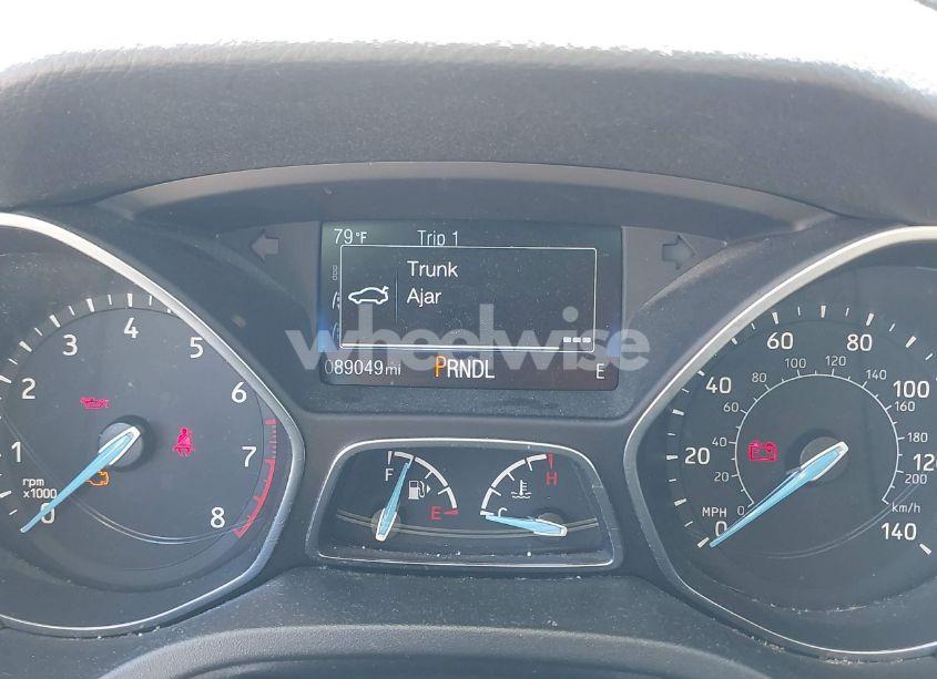 Photo 7 of 2018 Ford Focus SE (VIN 1FADP3F29JL231931)