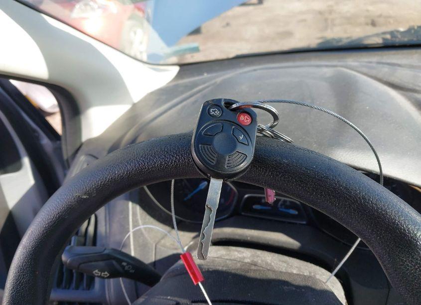 Photo 11 of 2018 Ford Focus SE (VIN 1FADP3F29JL252083)