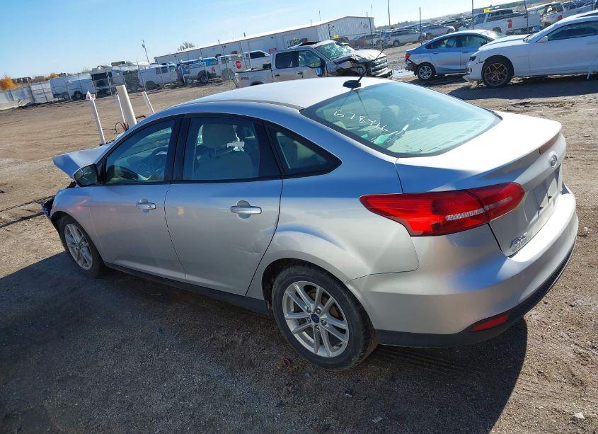 Photo 14 of 2018 Ford Focus SE (VIN 1FADP3F29JL252083)
