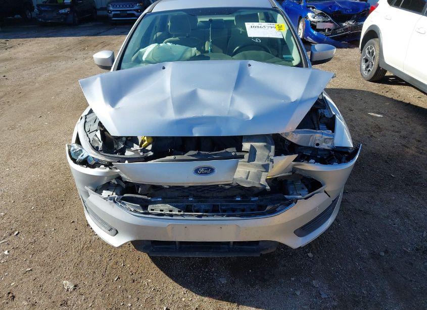 Photo 6 of 2018 Ford Focus SE (VIN 1FADP3F29JL252083)