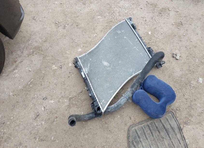 Photo 12 of 2018 Ford Focus SE (VIN 1FADP3F29JL257428)