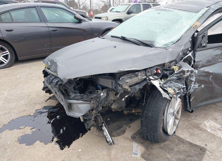 Photo 13 of 2018 Ford Focus SE (VIN 1FADP3F29JL257428)