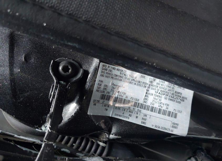 Photo 9 of 2018 Ford Focus SE (VIN 1FADP3F29JL257428)