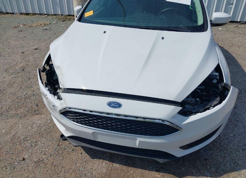 Photo 6 of 2018 Ford Focus SE (VIN 1FADP3F29JL262130)