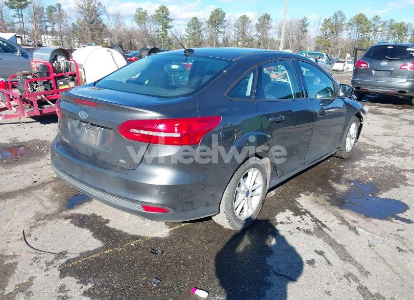 Photo 4 of 2018 Ford Focus SE (VIN 1FADP3F29JL265027)