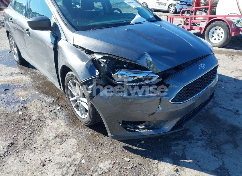 Photo 6 of 2018 Ford Focus SE (VIN 1FADP3F29JL265027)