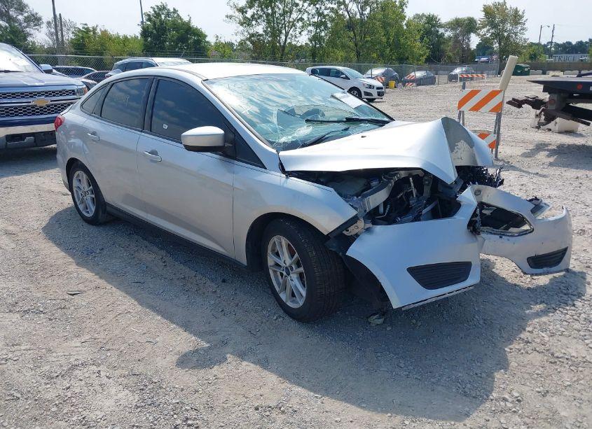 2018 Ford Focus SE (VIN 1FADP3F29JL320169) main photo