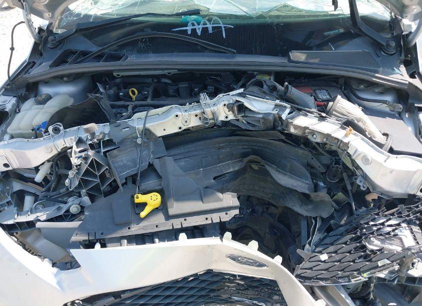 Photo 10 of 2018 Ford Focus SE (VIN 1FADP3F29JL320169)